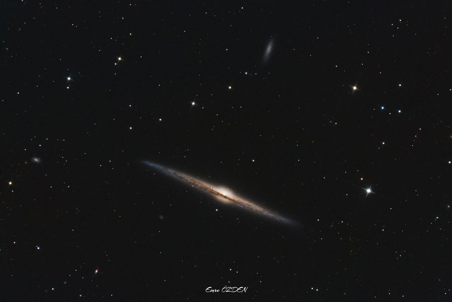 NGC 4565 — İğne Galaksisi